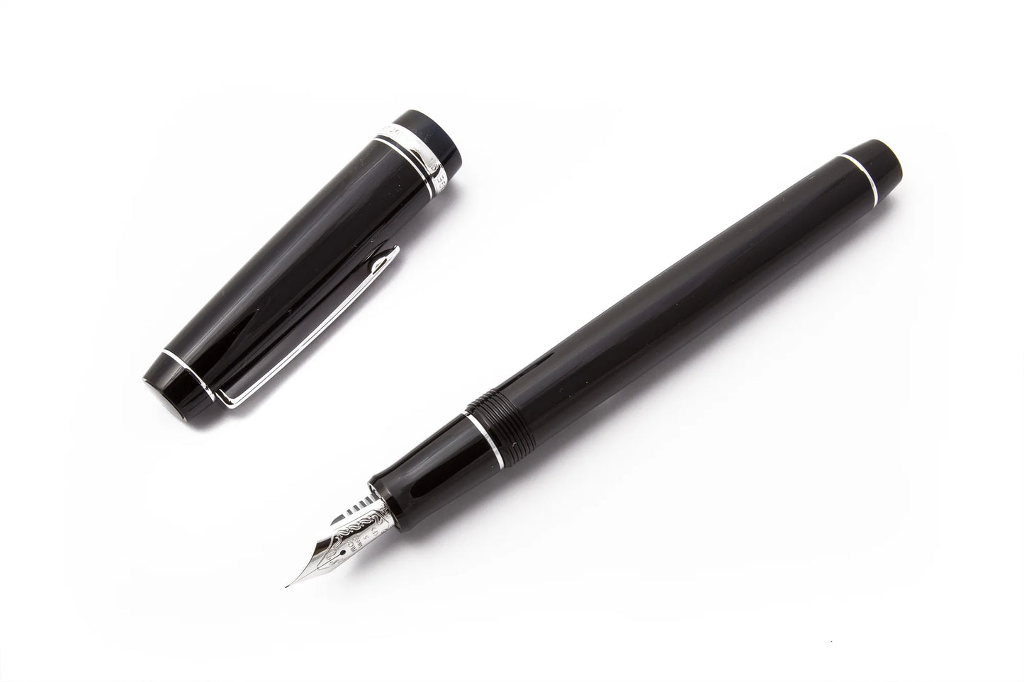 The "CUSTOM HERITAGE 91 BLK, MED